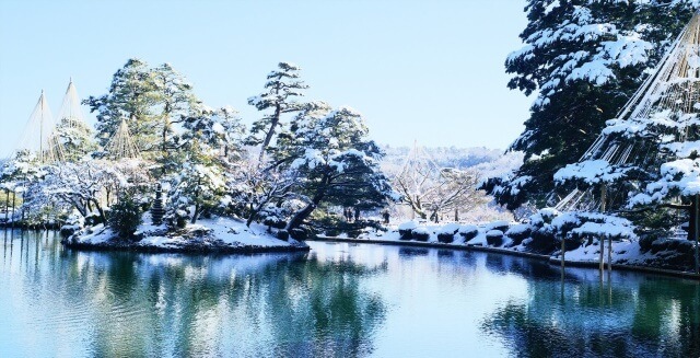 北陸地方の観光地「兼六園」のイメージ画像