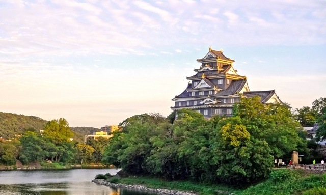中国地方の観光スポット「岡山城」イメージ画像