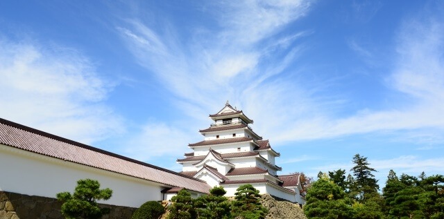 東北地方の観光地『鶴ヶ城』イメージ画像